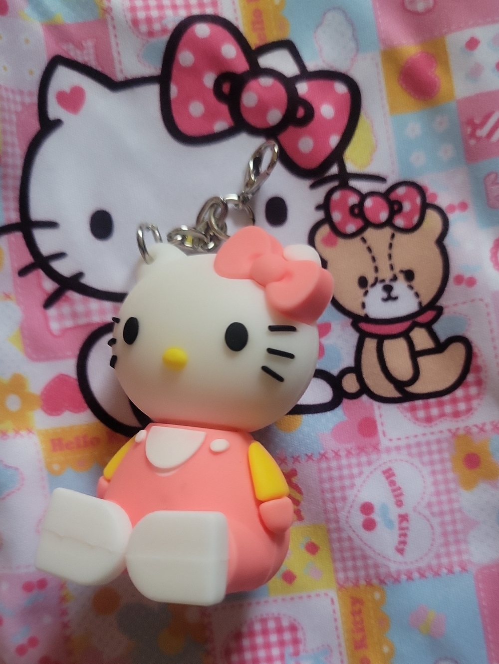 Hello Kitty Pink Lanyard and Drawstring Pouch with Keychain. - Picture 2 of 6